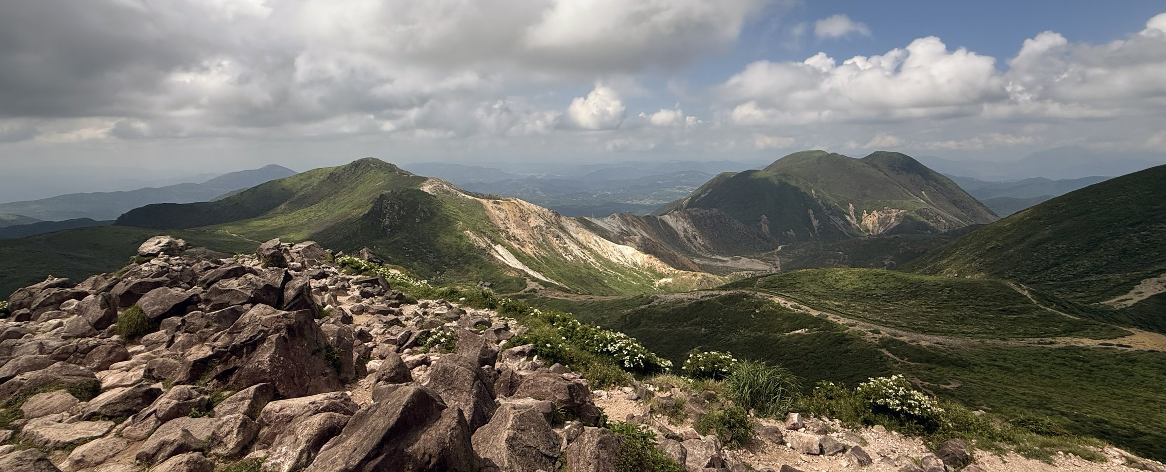 山の稜線の風景
